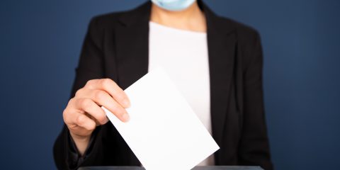 Voto tradizionale, sezioni in ospedale per i positivi al Covid, i-Voting, election pass