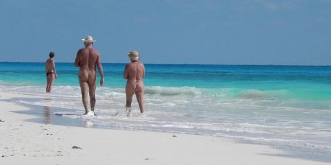 Spiagge nudiste in Italia, la più naturista è la Toscana