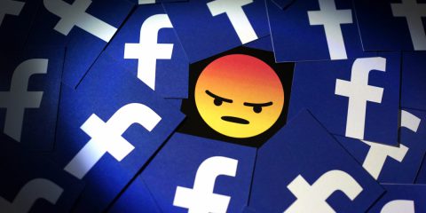 Facebook, algoritmo impazzito per alcune ore. Meta spiega la causa