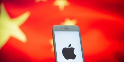Apple “filocinese” chiede a Taiwan: “Sui componenti del nuovo iPhone vogliamo l’etichetta made in China”