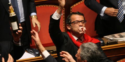 Quasi 4 milioni di italiani hanno dichiarato di aver perso ogni fiducia nella politica