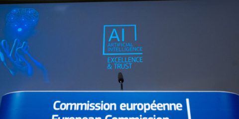 Ufficio Ue per l’IA, favorirà l’immissione sul mercato interno e l’uso dei sistemi di intelligenza artificiale