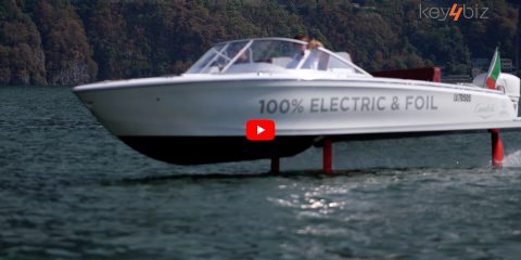 Enel X Way installa punto di ricarica per imbarcazioni elettriche a Cernobbio (videoservizio)