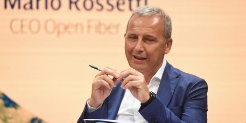 Rossetti (Open Fiber), scarsa trasparenza nell’intervista al Corriere