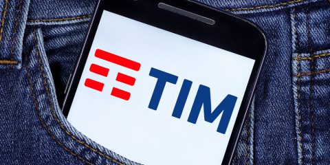 Tim, l’offerta di KKR per stanare CDP