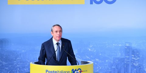 Poste italiane e l’impatto sul PIL: ha generato nel 2022 un valore totale di circa 13 miliardi e “connette il Paese al futuro”