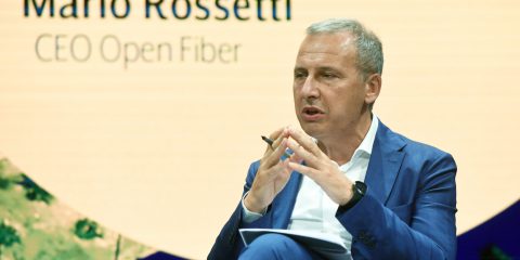 Open Fiber al capolinea, subito il reset