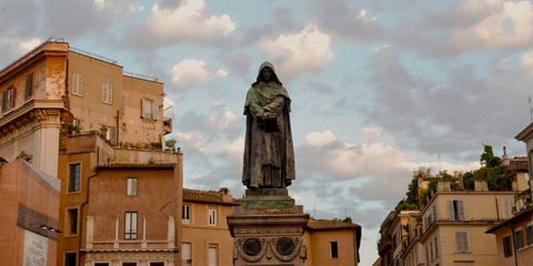 Un anniversario che parla alla tecnologia: perché Giordano Bruno ci aiuta a ridisegnare le intelligenze artificiali?