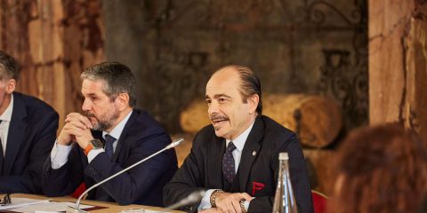 Primo tavolo Interministeriale su reti e digitale, entro 60 giorni proposta revisione strategia banda ultralarga