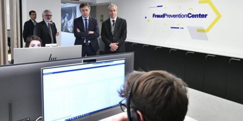 Prevenzione delle frodi online, Poste Italiane inaugura il nuovo centro. Ecco come funziona