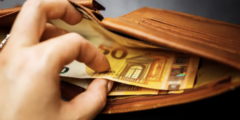 Stipendi medi Europa-Italia: 3.560 euro di differenza