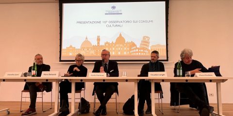 Consumi culturali. C’è la ripresa, +10% per film e serie su piattaforme a pagamento. Scarica il Report