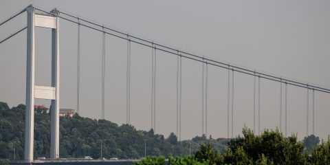 Aspettando il Ponte sullo Stretto: una storia che divide l’Italia