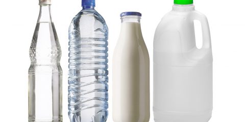 Vetro o plastica, quale dei due è più sostenibile per l’ambiente?