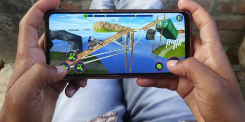 Mobile gaming, diminuisce la spesa ma non il desiderio per esperienze complesse