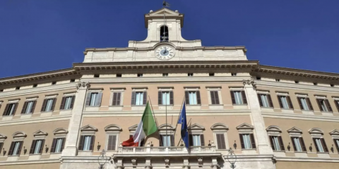 La Giornata Parlamentare del 2 maggio 2023: decreto Cutro, investimenti in campo energetico, sperimentazione FinTech