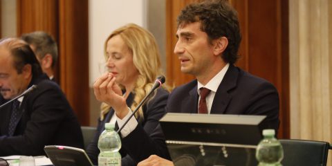 Pnrr e privacy, il viceministro Bignami: “Siamo un governo politico con al centro la persona su smart city e mobilità sostenibile”