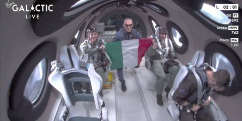 Virgin Galactic, al via la missione VIRTUTE-1. Il primo volo spaziale commerciale per la ricerca italiana con a bordo 4 italiani