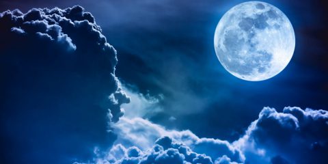 Domani la Superluna blu a partire dalle ore 5:30 (anche online)