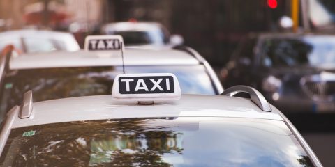 Taxi e disservizi a Roma, Milano e Napoli. L’AGCM avvia verifiche, anche sulle licenze “a numero chiuso”