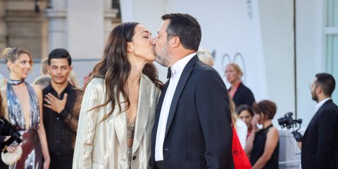 Il bacio appassionato di Salvini a Venezia e il vero stato di salute del cinema italiano