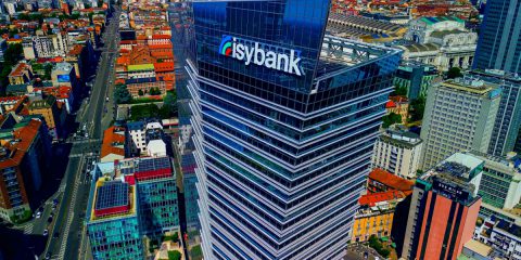 Antitrust blocca il trasferimento automatico dei correntisti da Intesa Sanpaolo a Isybank: “Serve consenso espresso”