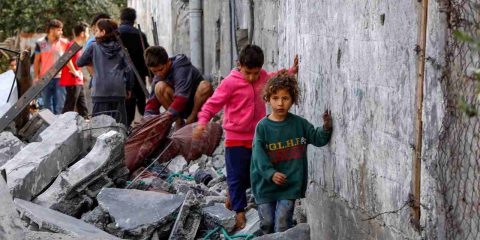Democrazia Futura. Tregue di quattro ore per esodo e aiuti, assedio al cuore di Gaza City