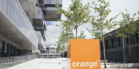 Orange rilancia la sua offerta satellitare per rispondere alla minaccia Starlink