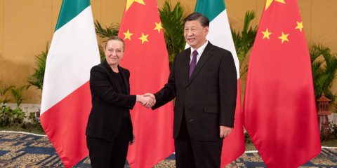 Nuova Via della Seta, la Cina ha investito 1.000 miliardi di dollari in 10 anni. L’uscita dell’Italia