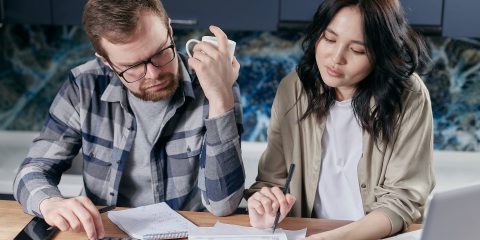 Stima consumi luce e gas: come capire quanto consumo in casa