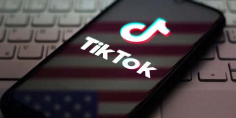 Su TikTok aumentano i lettori di notizie. Negli Usa +14% nel 2023