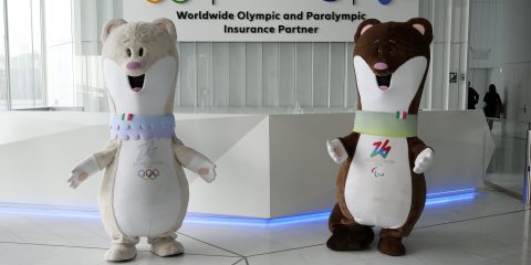 Torre Allianz in festa con Tina e Milo, le Mascotte ufficiali dei Giochi Olimpici e Paralimpici Invernali di Milano Cortina 2026