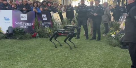 Saetta, il cane robot dei Carabinieri al Festival di Sanremo