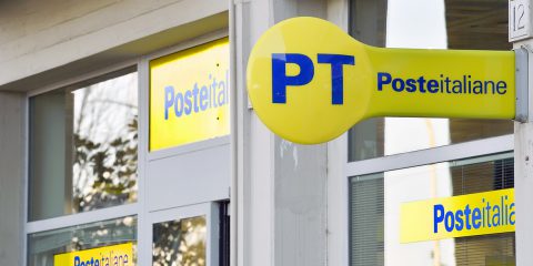 Poste Italiane al NetComm Forum: nuove soluzioni per la logistica green e la spedizione di alimenti freschi