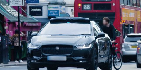 Guida autonoma e AI, 1 miliardo di dollari alla startup britannica Wayve  