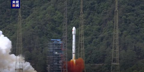 Tlc, la Cina gareggia con Starlink per il dominio dell’orbita bassa e lancia SkyNet (stesso nome del sistema di videosorveglianza terrestre)