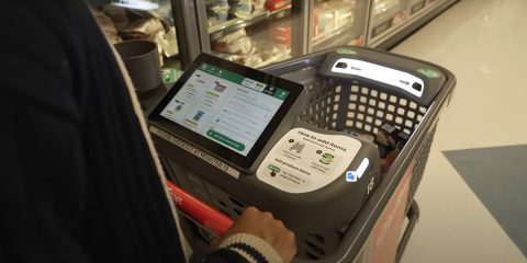 Come AI e automazione stanno cambiando i supermercati e le catene di fast food USA (video)