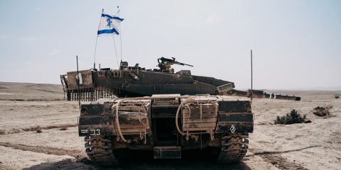 La guerra precipita l’economia di Israele in recessione