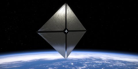 NASA, funzionano le vele solari per spingere navicelle nello spazio. Visibili anche dalla Terra (video)