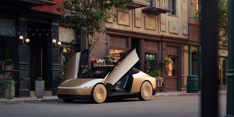 Elon Musk presenta il cybercab 100% a guida autonoma e l’ultima versione dei robot Optimus (video)