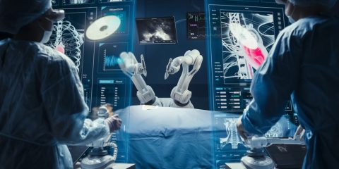 Robot guarda video di chirurgia e esegue operazioni con abilità di un medico umano (video)