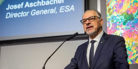 Spazio e Difesa. Aschbacher (Esa): “Pronto un piano di spesa da 21 miliardi di euro”