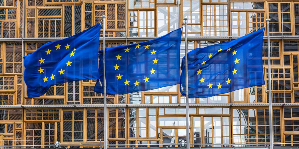 Il Digital Networks Act (DNA) slitta a gennaio. Switch off obbligatorio del rame, spettro radio e BEREC i nodi da sciogliere