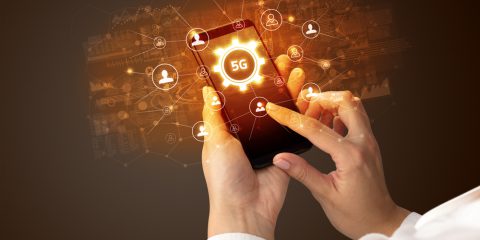5G gratis, che senso ha regalarlo? La campagna di WindTre una picconata al mercato