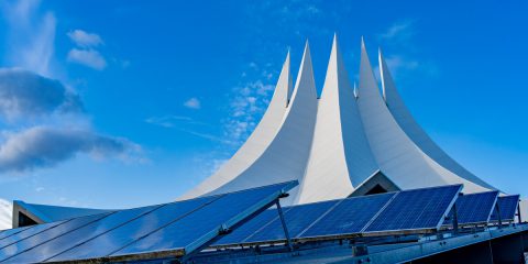 Berlino, 25% dell’elettricità dal sole entro il 2035 e neutralità climatica entro il 2045