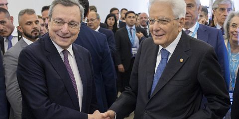 Mattarella all’Ue: “Nessun dorma”. Draghi: “Creare un cloud strategico europeo”