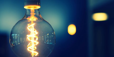Energia elettrica, in Italia costi più alti rispetto ad altri Paesi UE. Perchè?