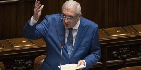 Foti a Open Fiber e a Fibercop: “Trovate una soluzione o revoca”