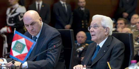 Spazio, il Consiglio di Difesa: “Scongiurare la sua occupazione”. L’asse Mattarella-Crosetto prende tempo su Starlink?