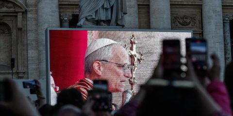 Leone XIV, il papa per la pace e per difendere i lavoratori nell’era dell’AI
